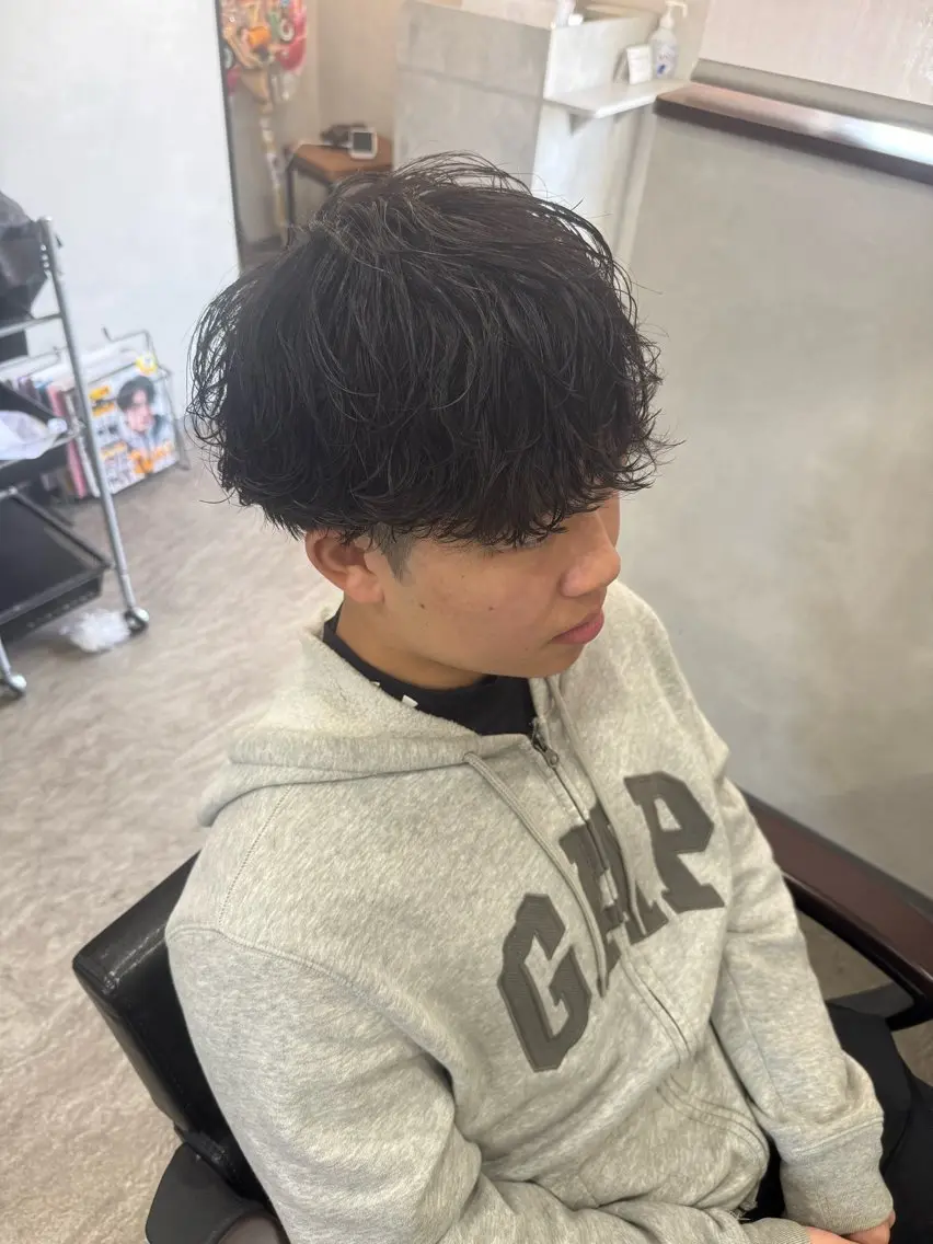 パーマ メンズ メンズパーマ 波巻きパーマ カット パーマ 鈴木 陸のヘアスタイル