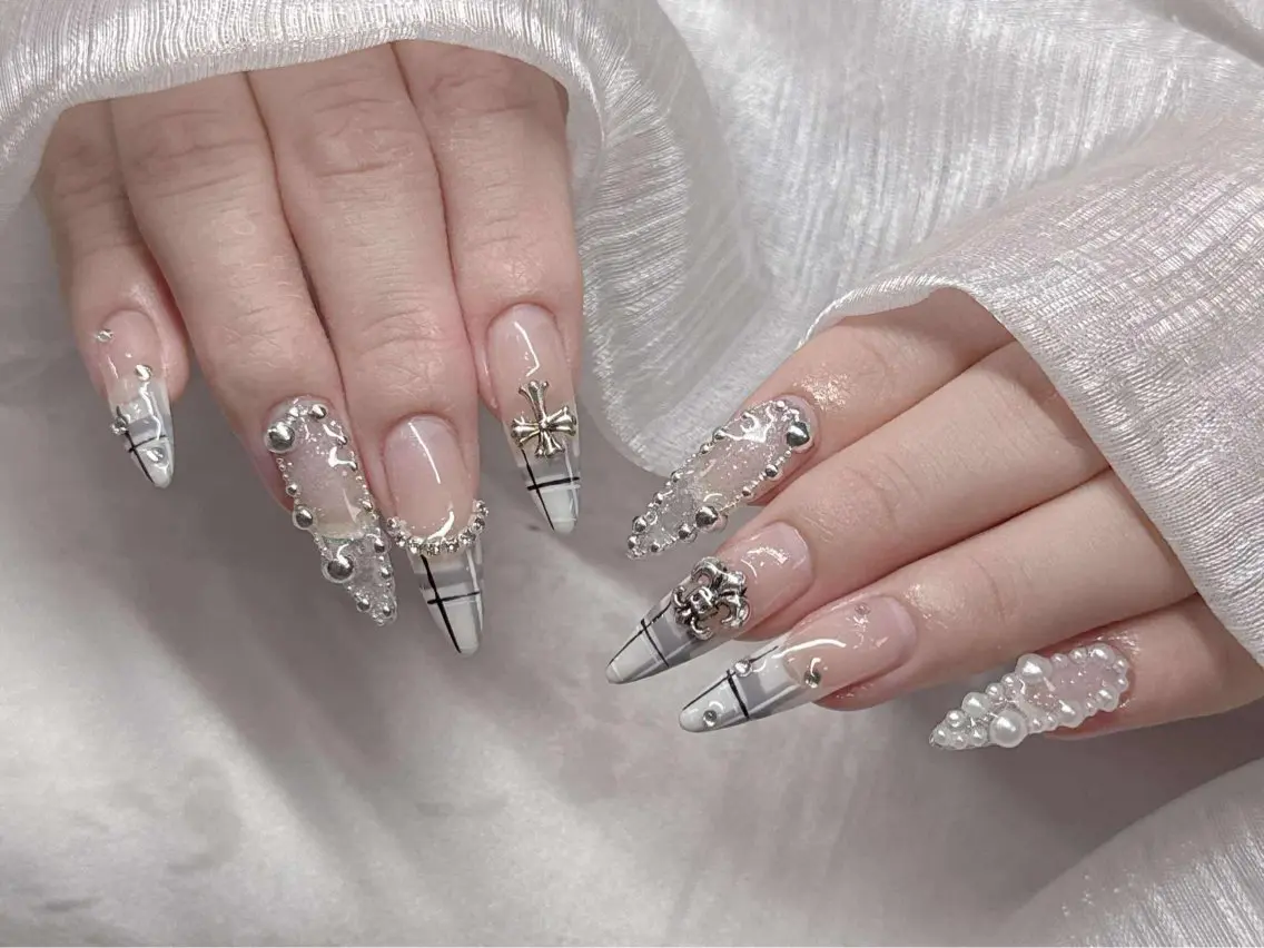 ネイル 長さ出し グラデーション 卒業式 キラキラネイル マグネットネイル ハンドネイル Lee Nailsのネイルデザイン
