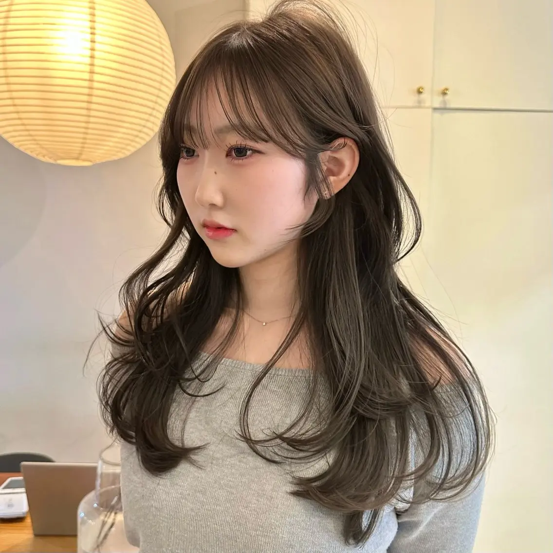セミロング カット ヘアカラー トリートメント 🌹ハッシュカット、 レイヤー韓国ヘア🌹のヘアスタイル