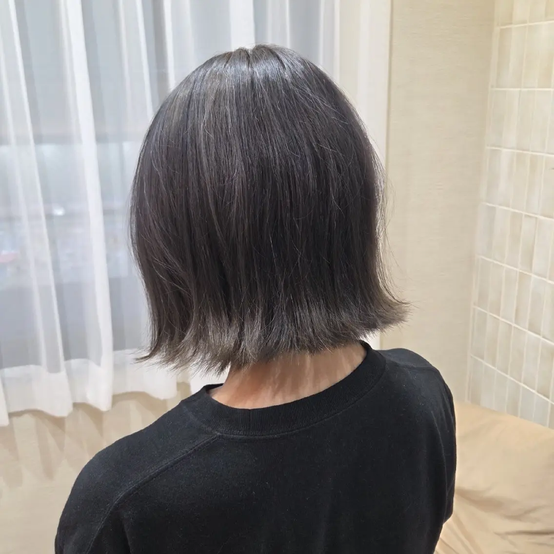 ショート カラー 切りっぱなしボブ 透明感カラー ダークグレー ダークグレージュ グレージュ カット ヘアカラー トリートメント ヨクト/当日予約️◎ 赤み消し透明感カラーのヘアスタイル