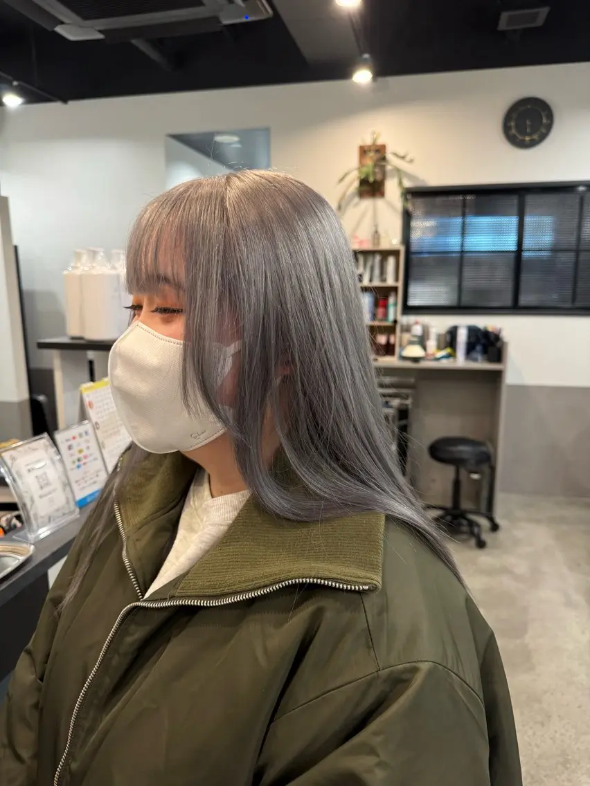 セミロング カラー ブリーチ シルバー ヘアカラー dog star 関 海斗のヘアスタイル