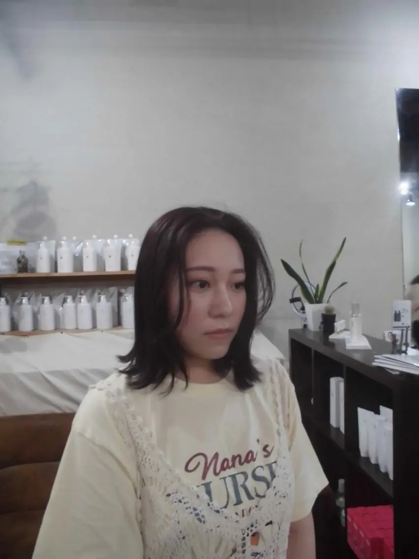 ミディアム パープルカラー ヘアカラー トリートメント 三浦 瑠音のヘアスタイル