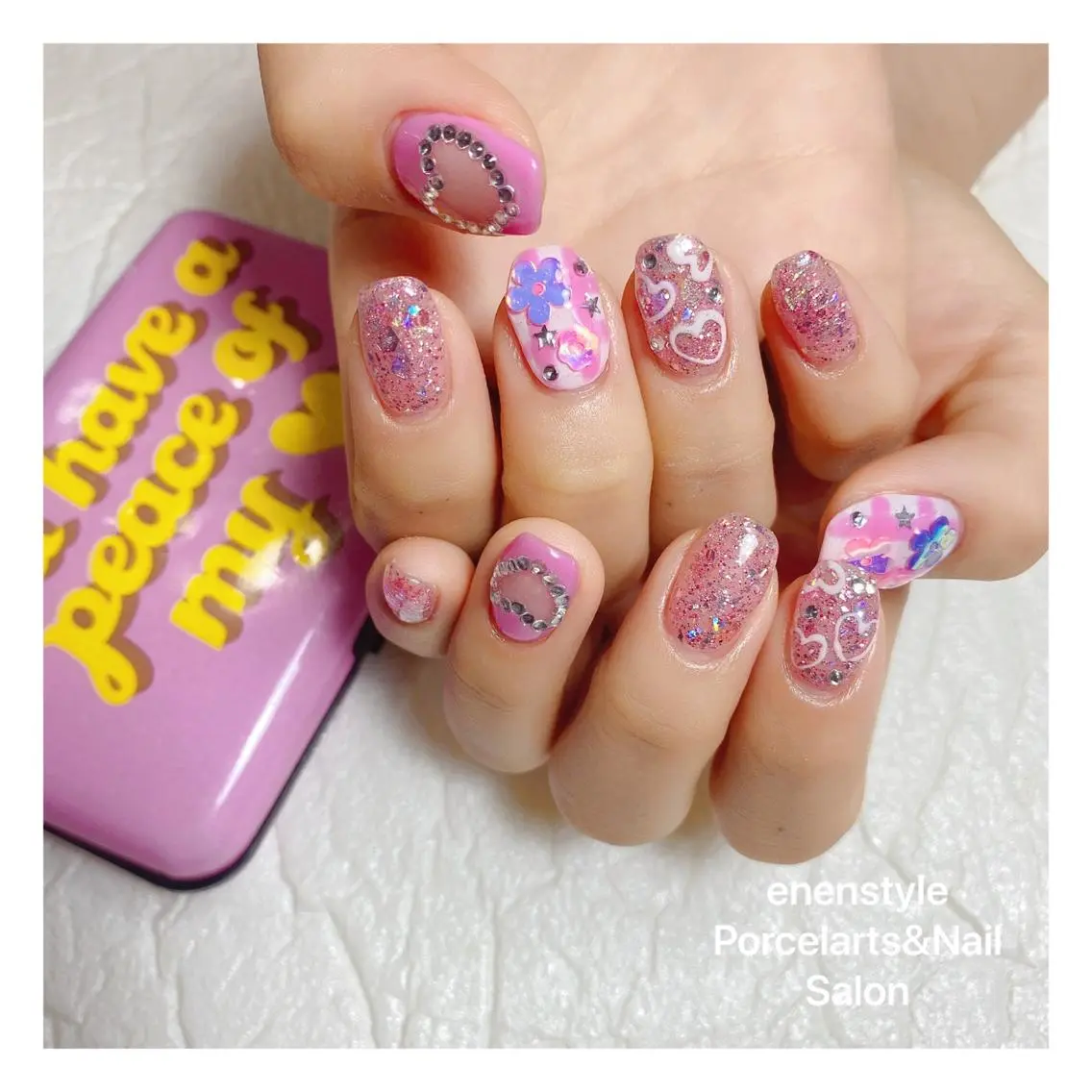 ミディアム ネイル ハンドネイル 🐾enen style 🐾のネイルデザイン