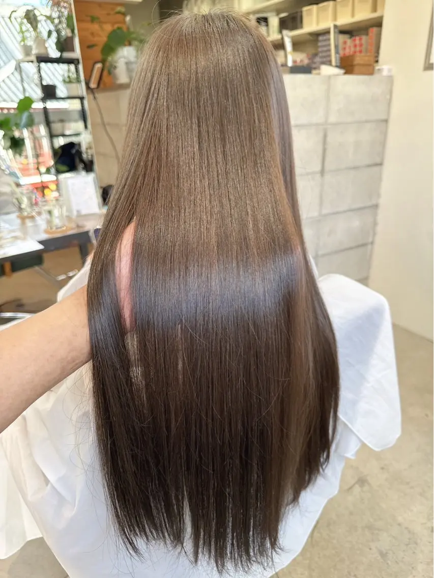 ロング ヘアカラー トリートメント カラー/ダブルカラー グレイカラー椿こはなのヘアスタイル