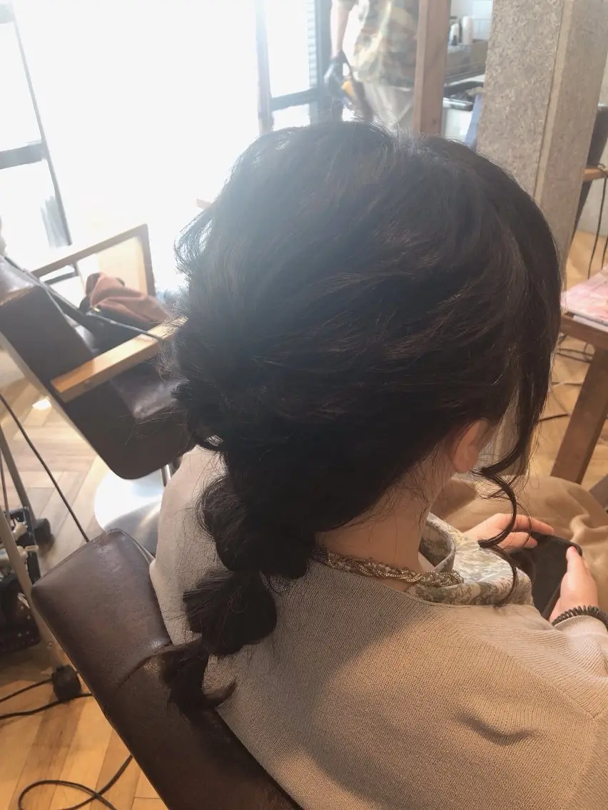 セミロング ヘアアレンジ ヘアセット 🌈髪質改善🌈 過去の1艶サラ体験✨のヘアスタイル