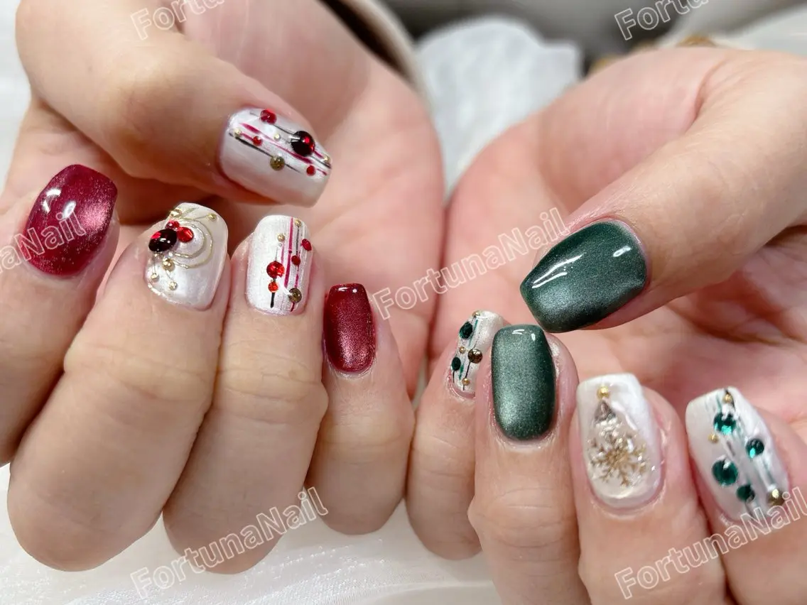 ネイル 成人式 冬ネイル クリスマス Nail •Head スパFortunaのネイルデザイン