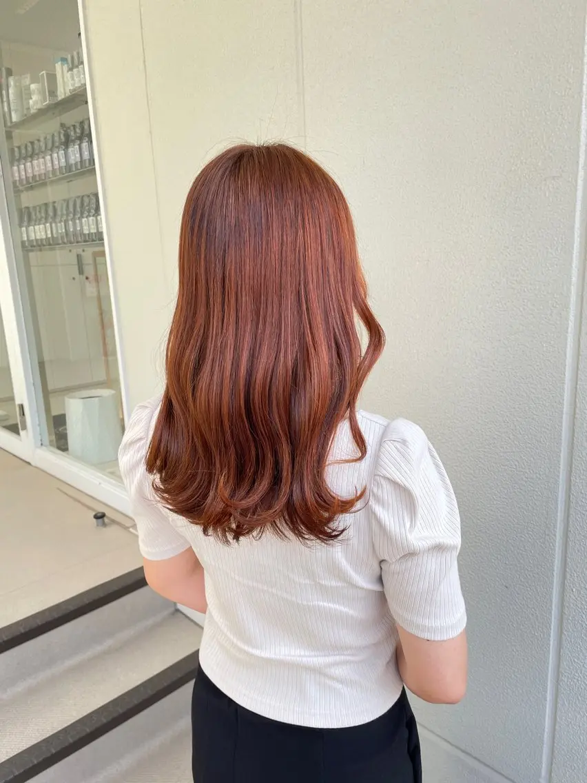 ロング カラー ヘアアレンジ ブリーチ ブラウンカラー ダブルカラー ブリーチなしカラー オレンジ ヘアカラー トリートメント ヘアセット 艶カラー✨縮毛矯正✨ 翁長孝輔のヘアスタイル