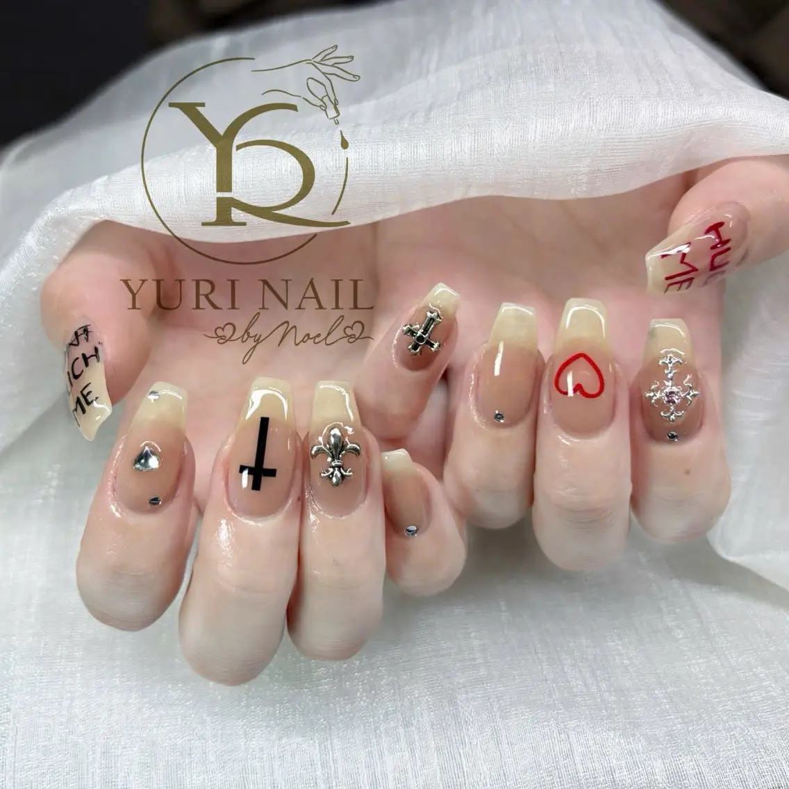 ネイル チークネイル フットネイル フレンチネイル グラデーション キラキラネイル YURI Nail NARITAのネイルデザイン