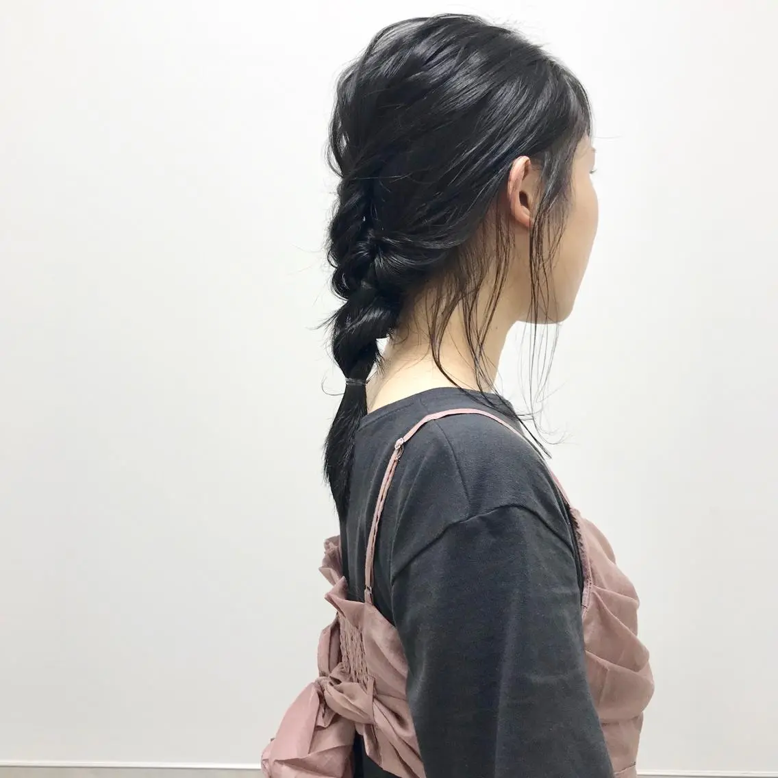 セミロング カラー ヘアアレンジ アッシュ アッシュブラック 黒髪 ショート特化 /天神大名/ハルナのヘアスタイル