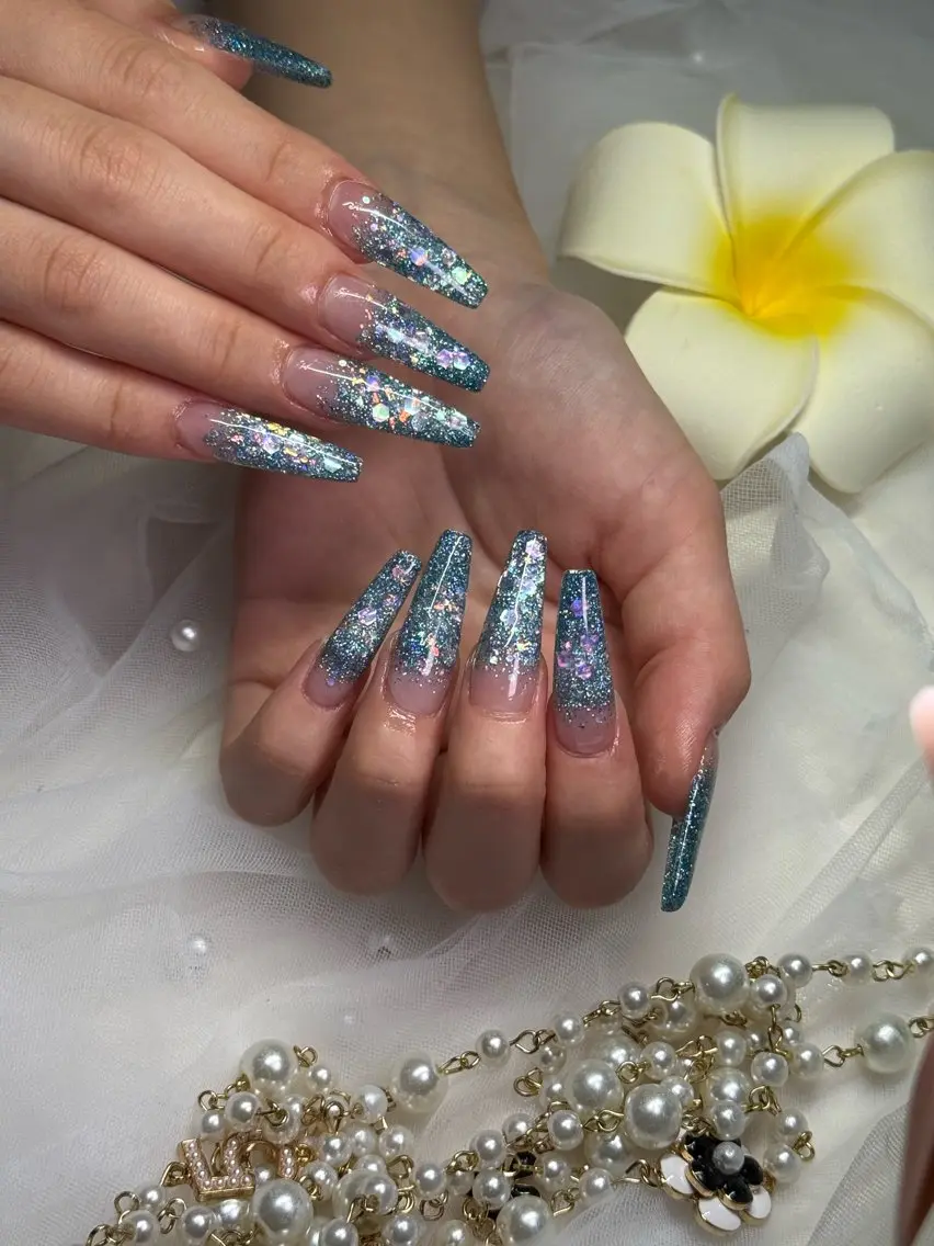ネイル グラデーション ラメ(グリッター) ラメグラデーション スカルプネイル NAIL FOCUS MAMIAのネイルデザイン
