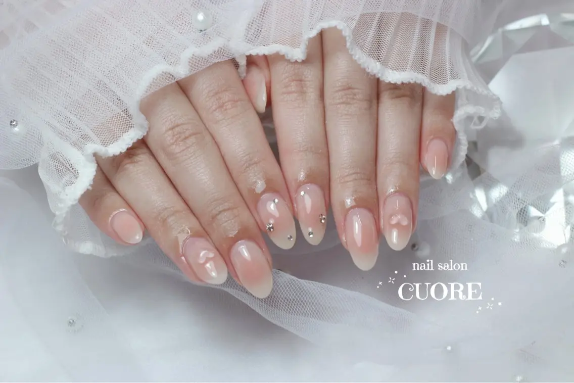 ネイル チークネイル オフィスネイル シンプルネイル ワンホンネイル nail salon CUOREのネイルデザイン