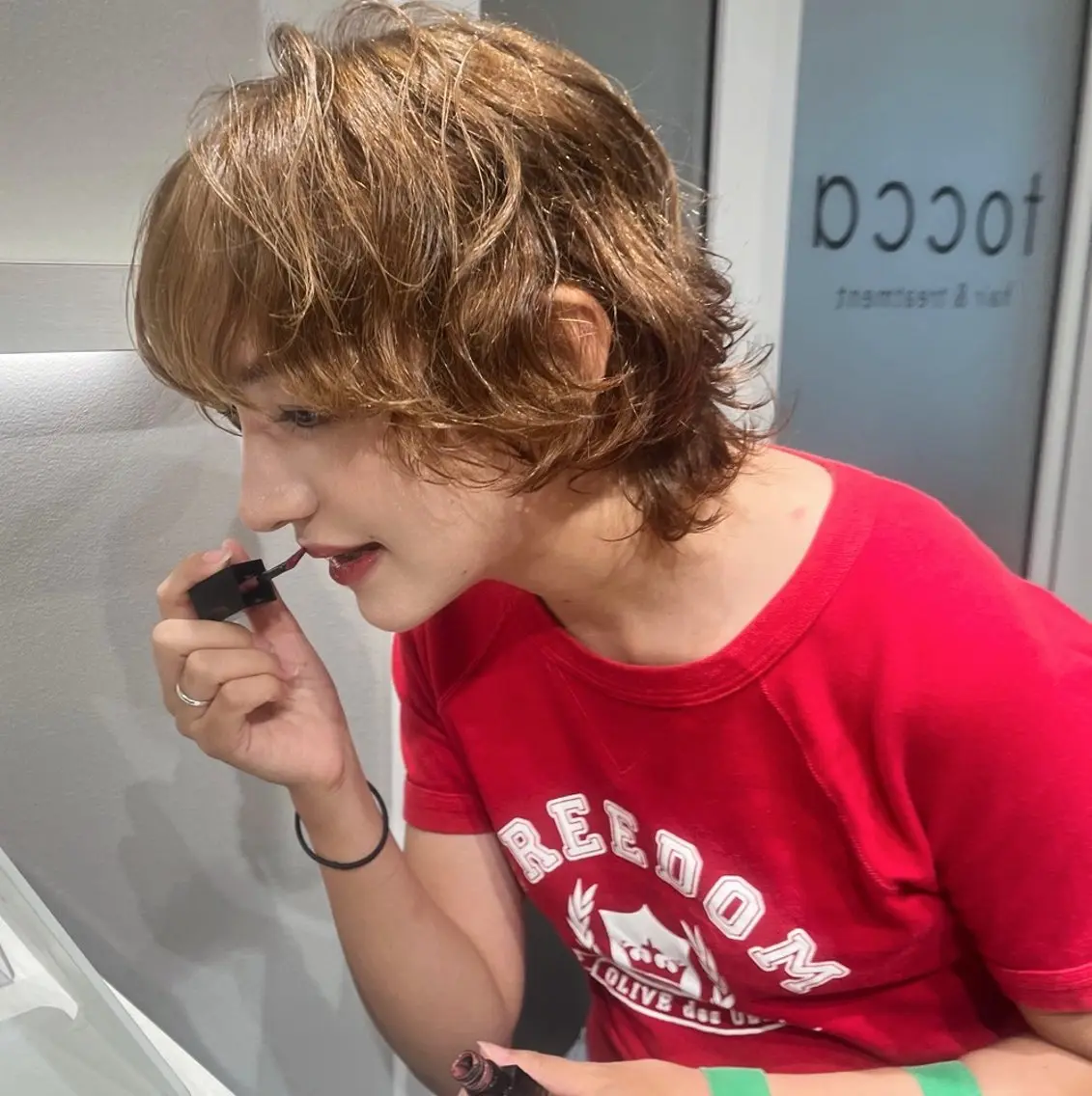 ミディアム カラー 浜野 真貴のヘアスタイル