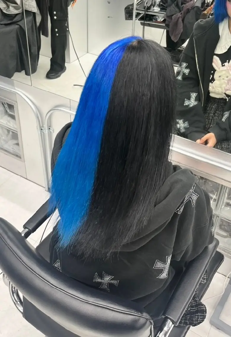 カラー ロング ヘアカラー トリートメント ヘアセット 地雷系🎀ハイトーン 💙荒川結星のヘアスタイル