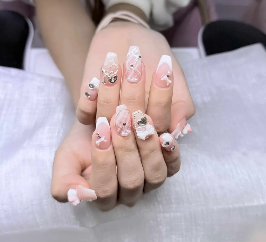 ネイル ハンドネイル Lee Nailsのネイルデザイン