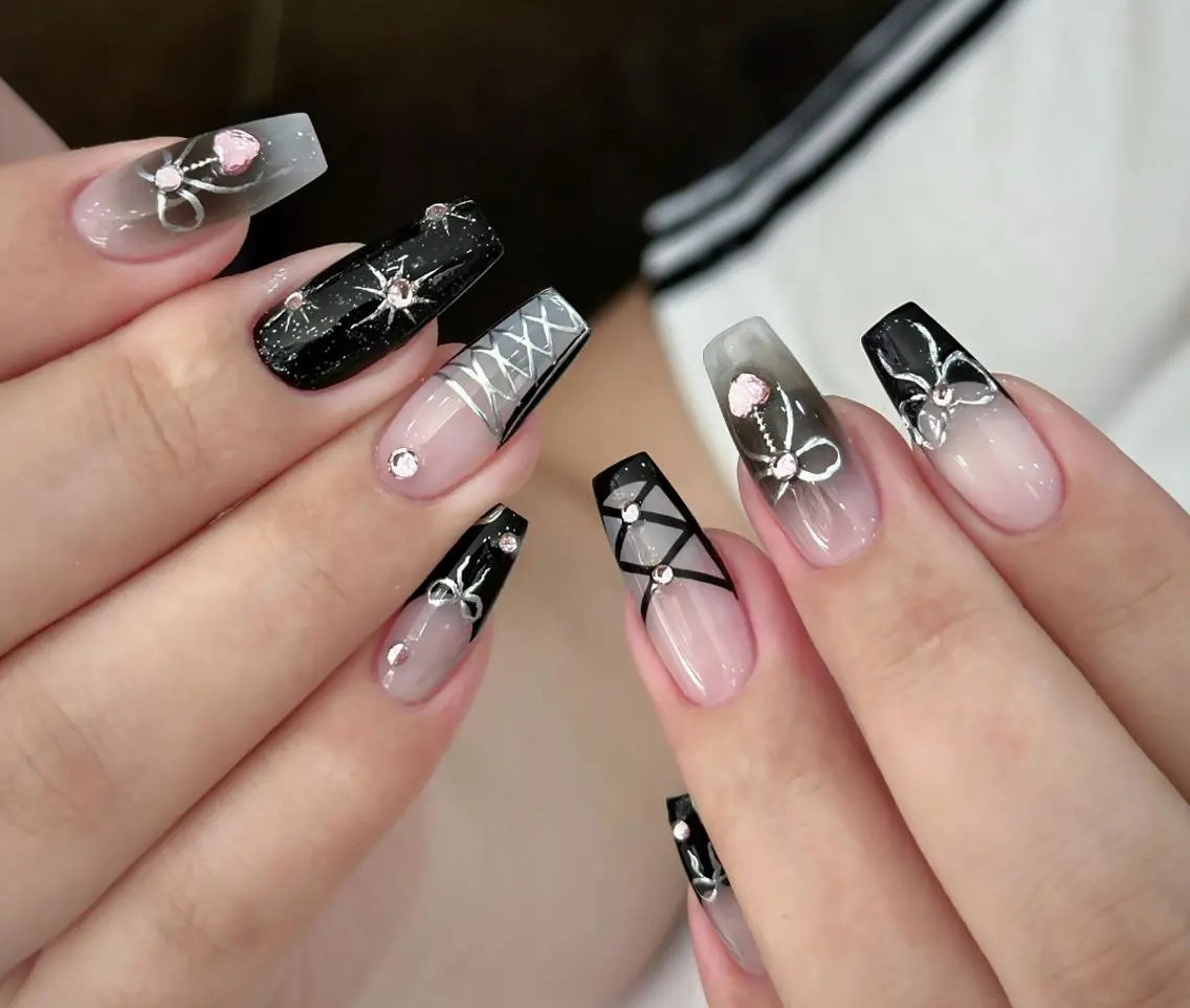 ネイル ハンドネイル 🎀 Ayaka_nailのネイルデザイン
