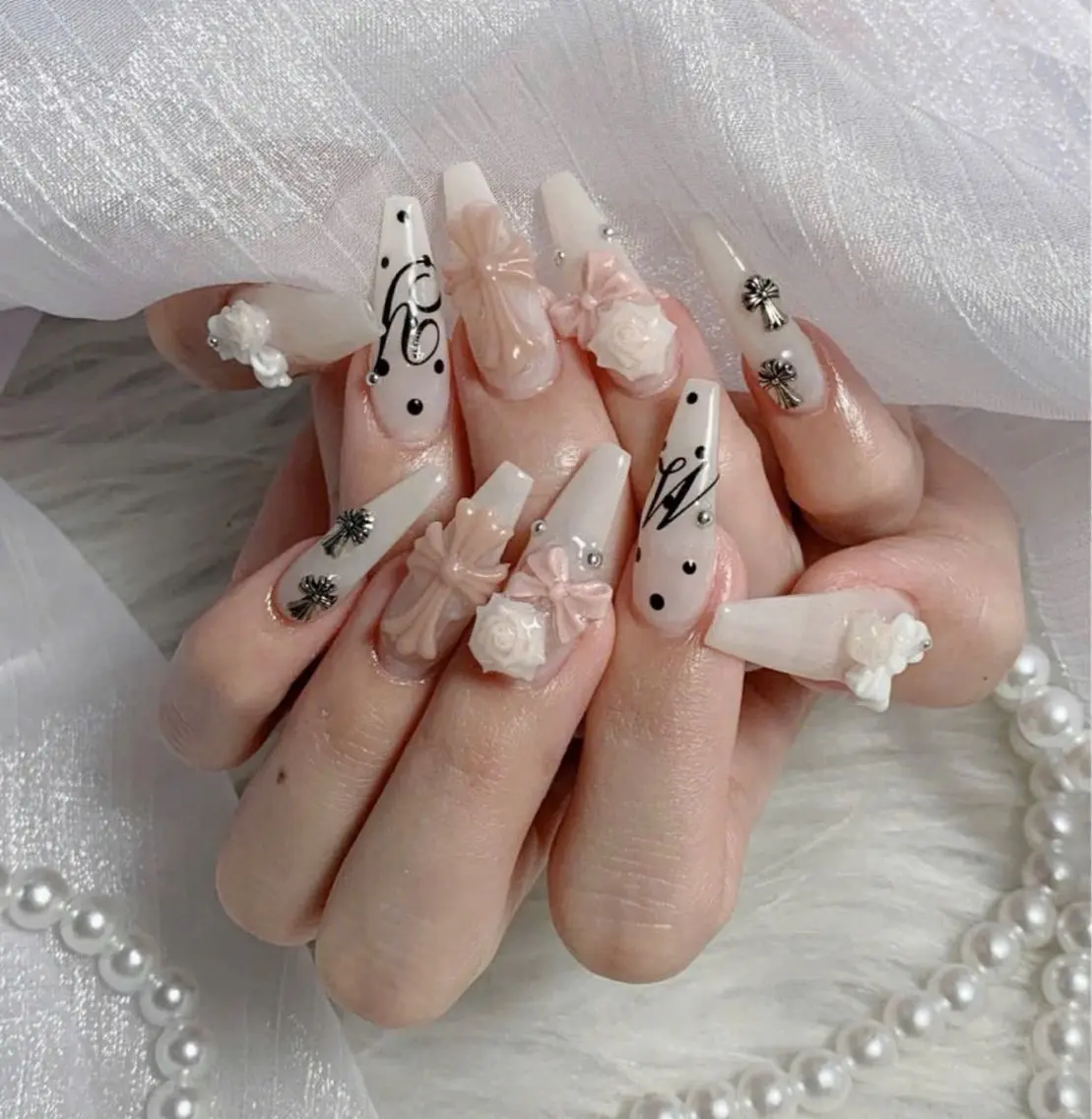 ネイル フラッシュネイル フレンチネイル グラデーション キラキラネイル 韓国ネイル ハンドネイル Hy nailsのネイルデザイン