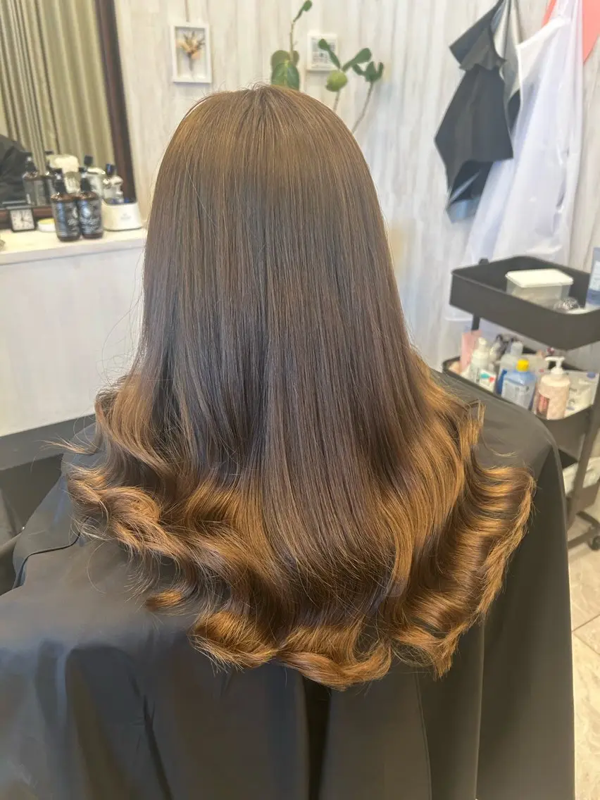 ロング カラー ベージュカラー ブリーチ ブラウンカラー グラデーションカラー ヘアカラー Infinity -Miko-【艶】のヘアスタイル