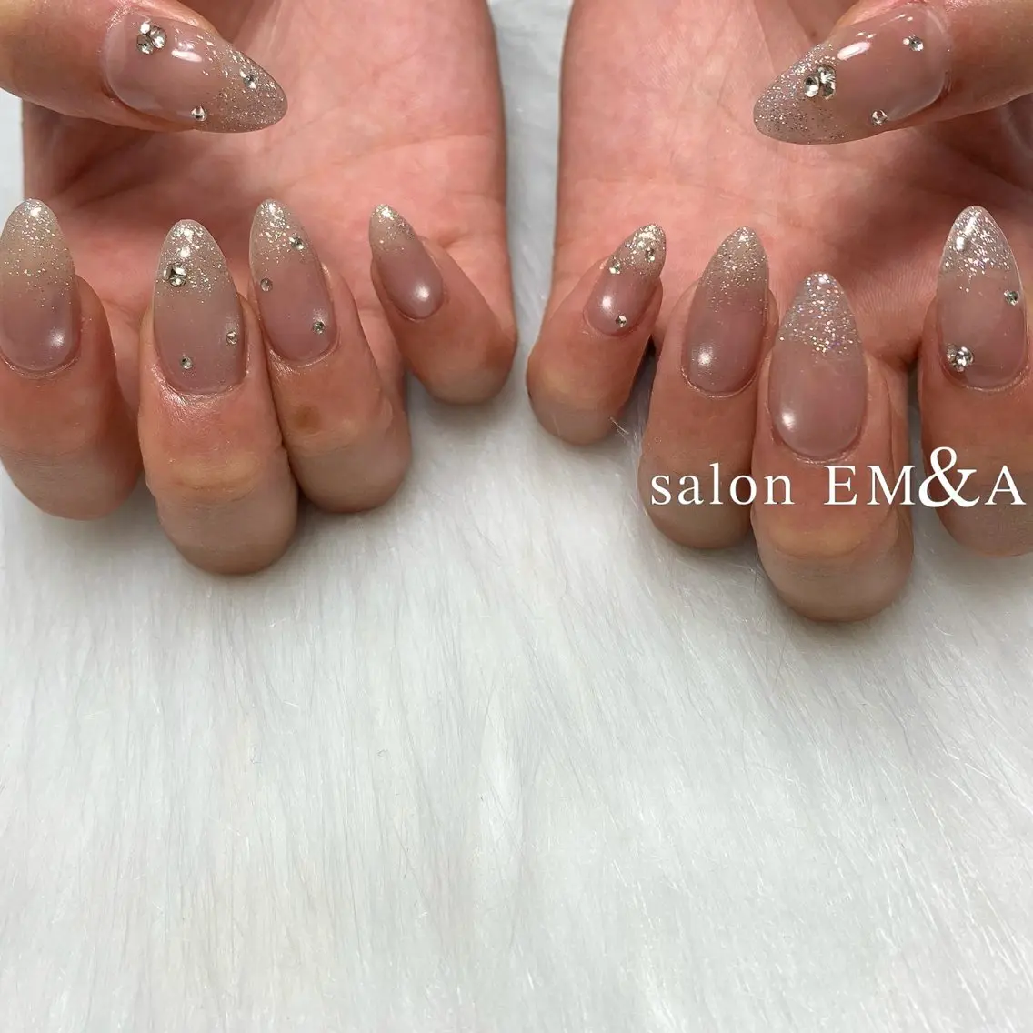 ネイル キラキラネイル マグネットネイル salon EM&A emiのネイルデザイン