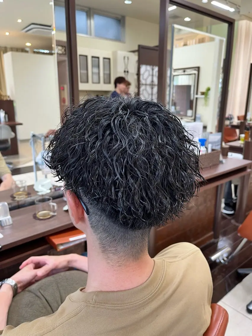 ショート パーマ メンズ マッシュ メンズパーマ ツイストスパイラルパーマ 刈り上げ スパイラルパーマ 🧊メンズ特化🧊 高木航希のヘアスタイル