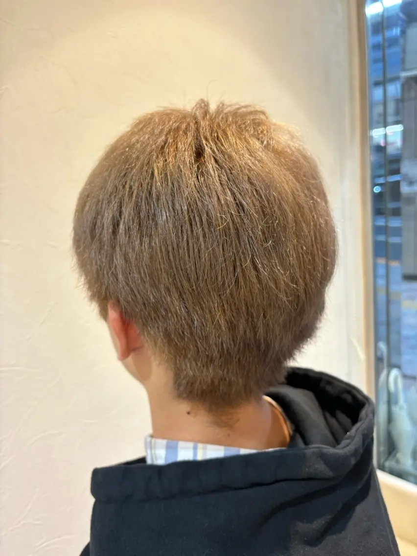 カラー ベージュカラー ブリーチ ミルクティーベージュ ヘアカラー 本多 剛大のヘアスタイル
