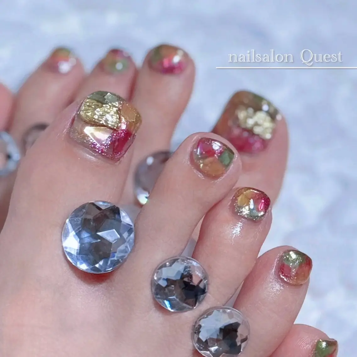 ネイル フットネイル キラキラネイル フットネイル nailsalon Questのネイルデザイン