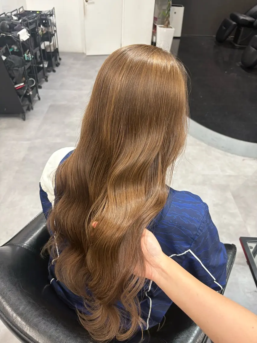 ロング カラー ベージュカラー 透明感カラー 當銘 花蓮のヘアスタイル