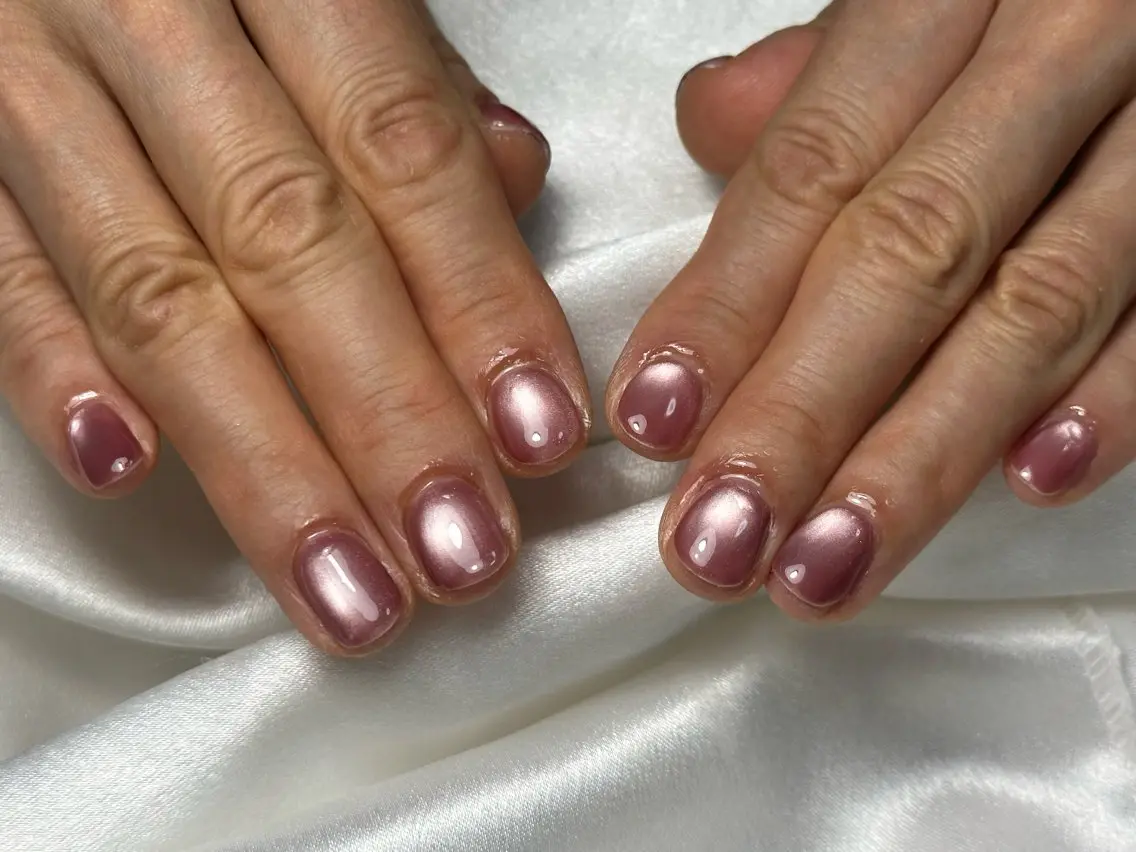 ネイル オーロラネイル フットネイル フレンチネイル ジェルネイル マグネットネイル ハンドネイル kiki nail たまプラーザのネイルデザイン