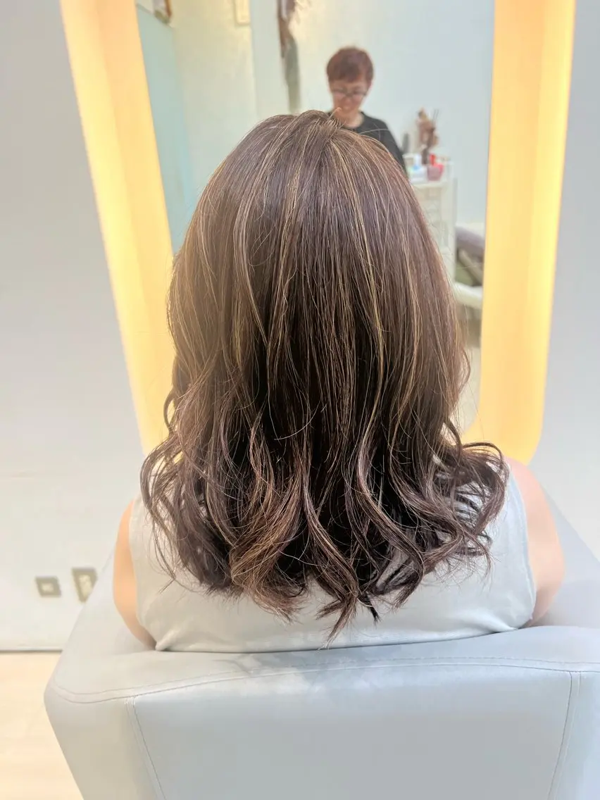ミディアム カラー カット ヘアカラー トリートメント 堀井 凌平のヘアスタイル
