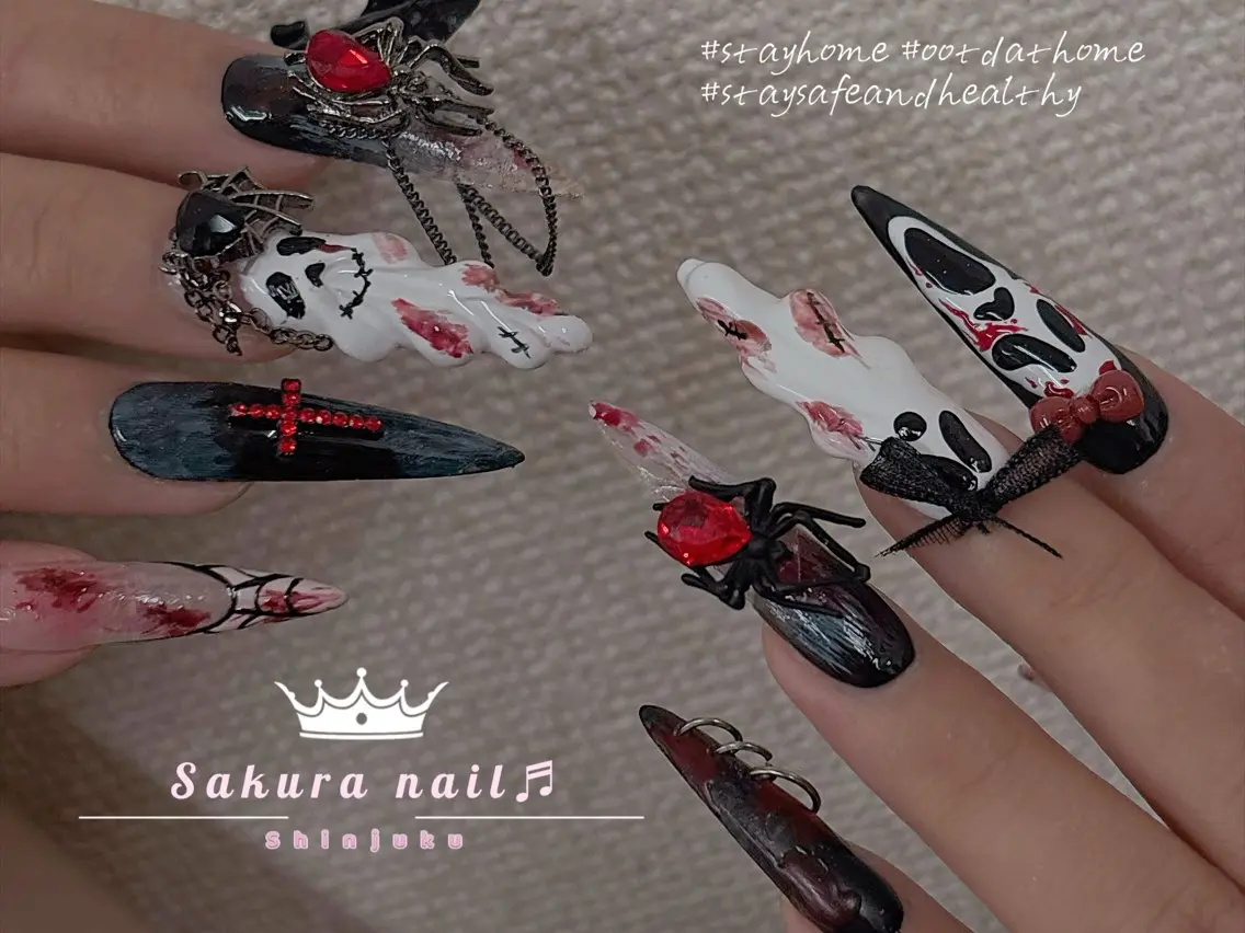 ネイル オーロラネイル クリアネイル フレンチネイル ジェルネイル ガーリー ハンドネイル Sakura Nail Salonのネイルデザイン