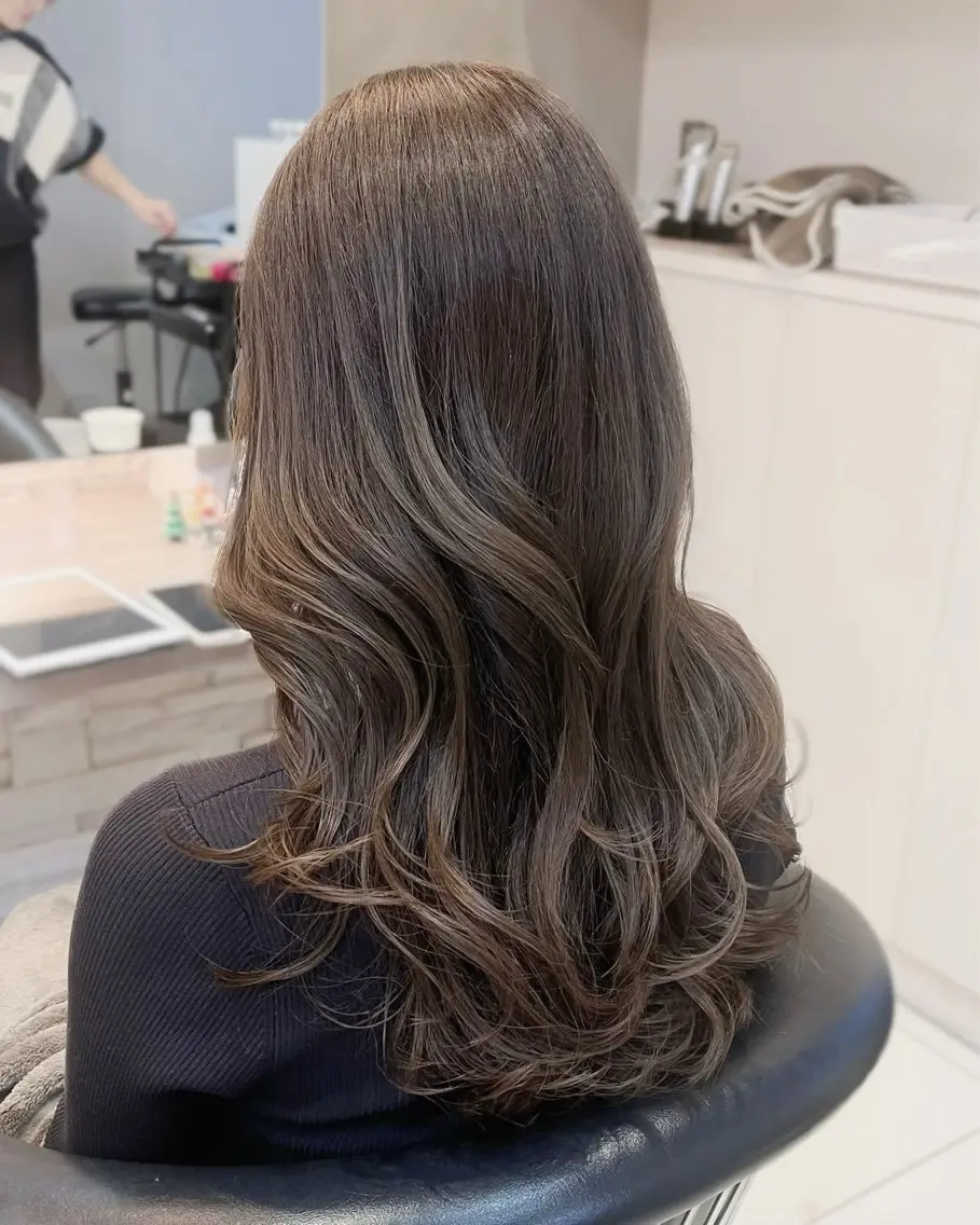 ミディアム カラー カット ヘアカラー トリートメント 透明感カラー/ くびれヘア/館岡俊平のヘアスタイル