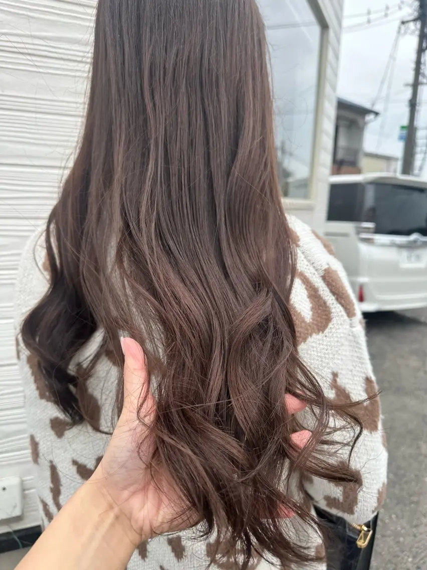 セミロング ヘアカラー 半田 知穂のヘアスタイル