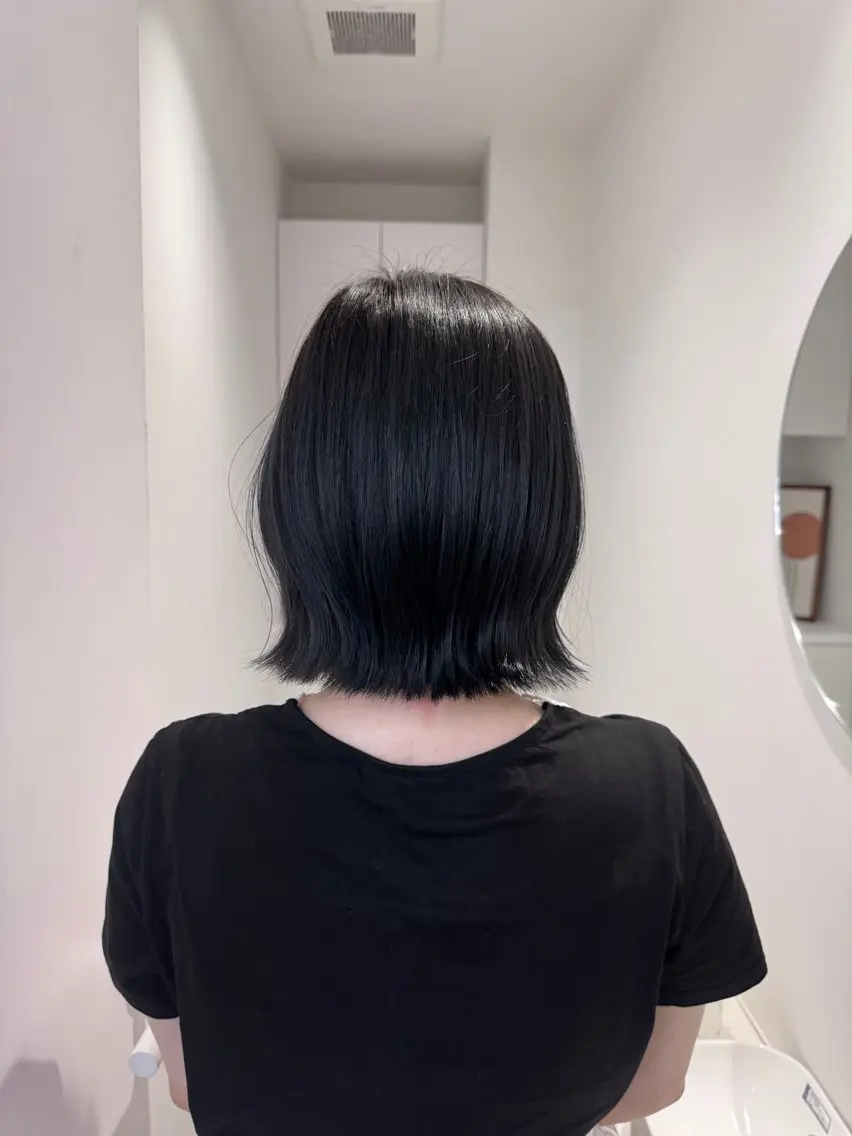 ショート 透明感カラー🫧⌇ AO🫐🩵のヘアスタイル