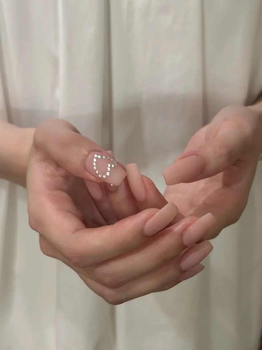ネイル マットネイル emi 🧸のネイルデザイン