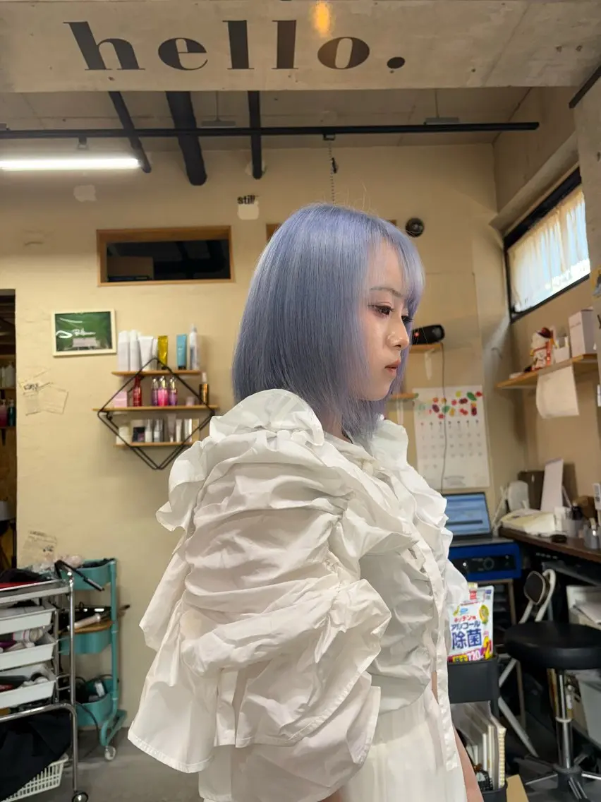 ショート カラー ブリーチ ブルーカラー ブリーチムラ修正 /ハイトーン/青砥大のヘアスタイル