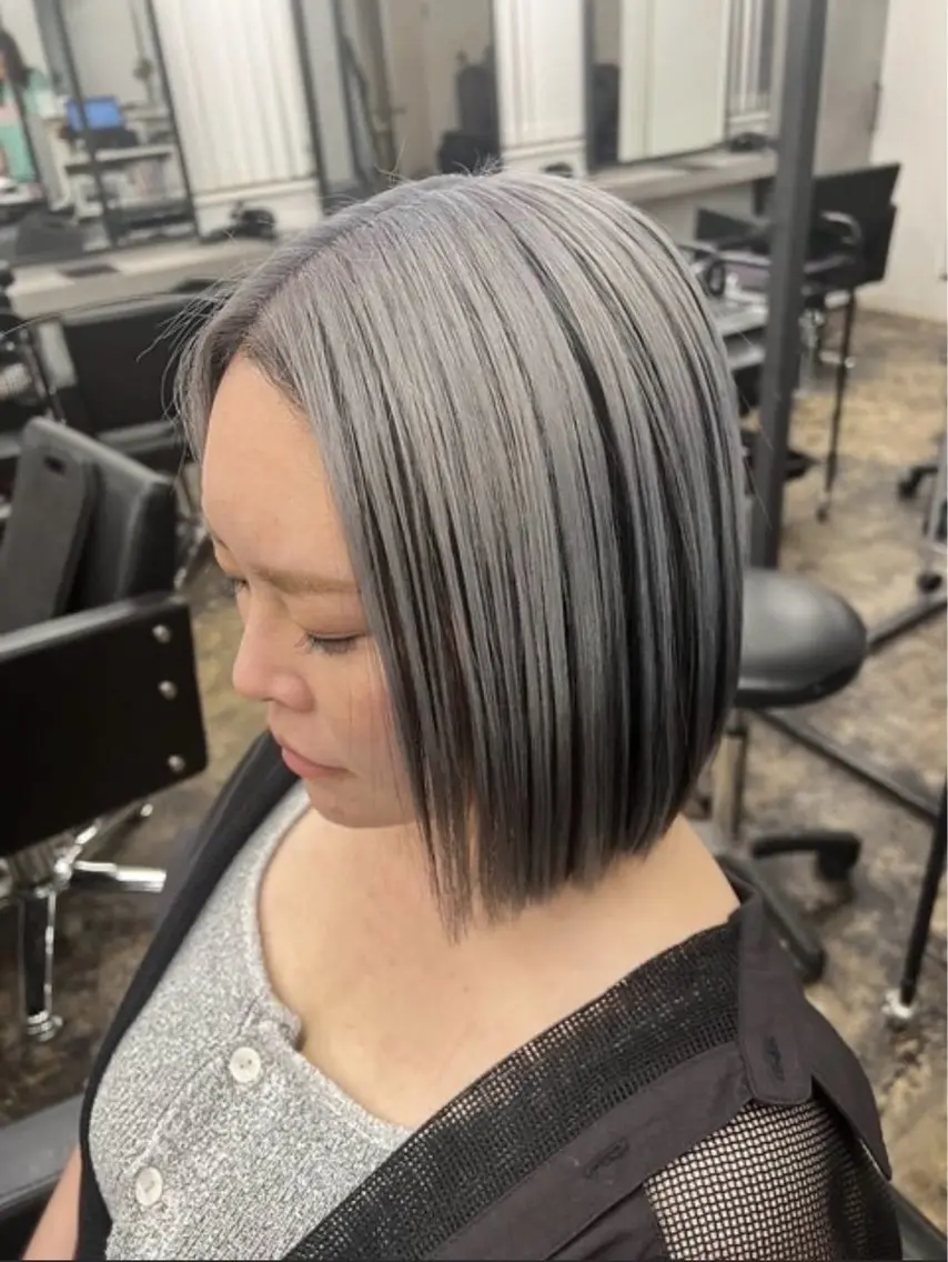 セミロング 新宿💜ブリーチ 🩷HIKARUのヘアスタイル