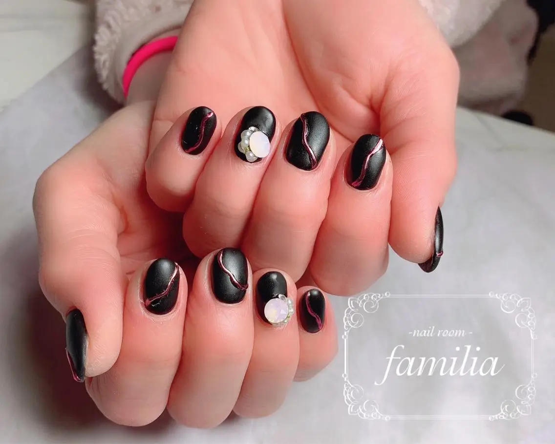 ネイル ハンドネイル -nailroom- familiaのネイルデザイン