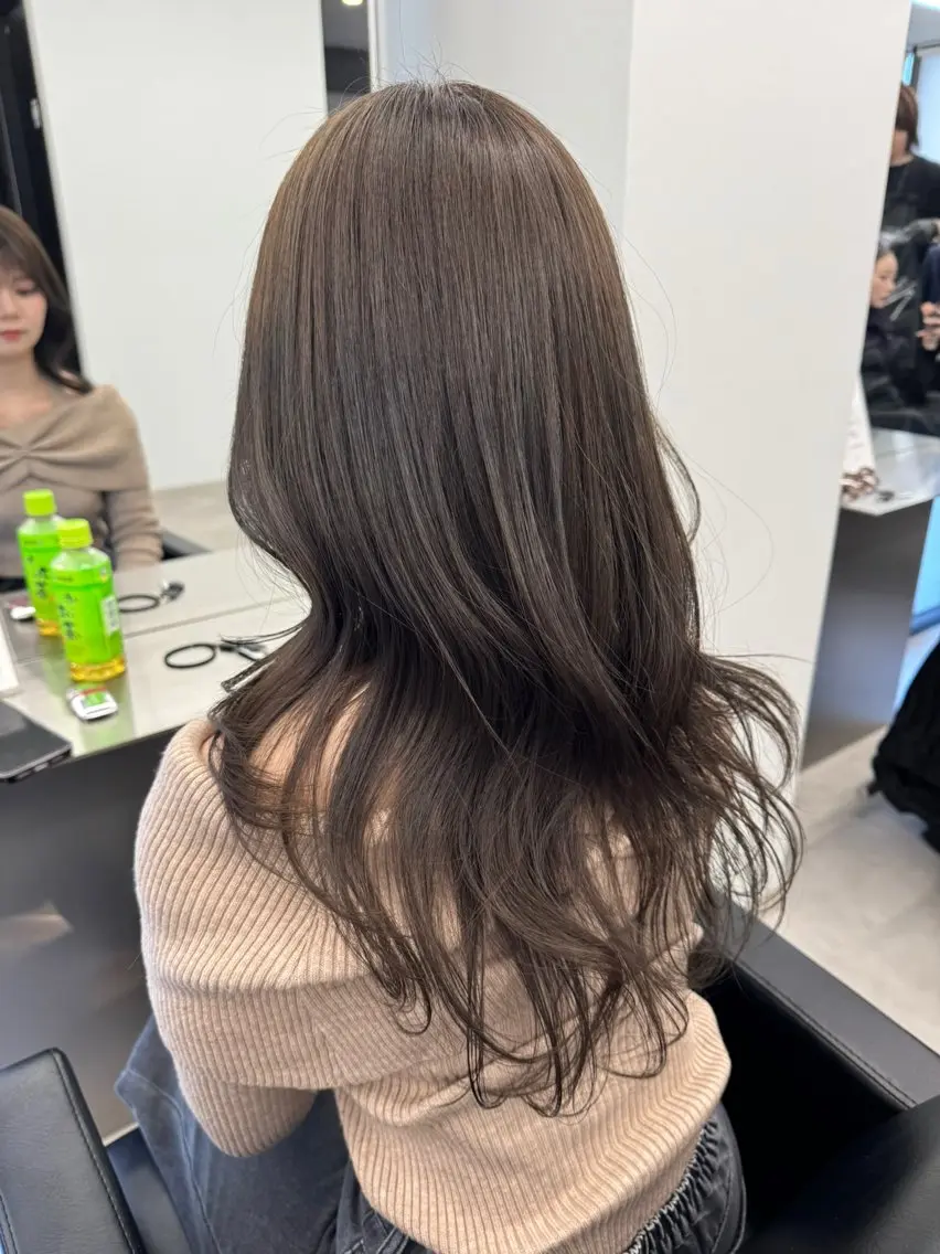 ロング カラー ブリーチ ダブルカラー グレージュ ブリーチなしカラー オリーブグレージュ カット ヘアカラー トリートメント ベージュ/エクステ /職人/KENTAのヘアスタイル