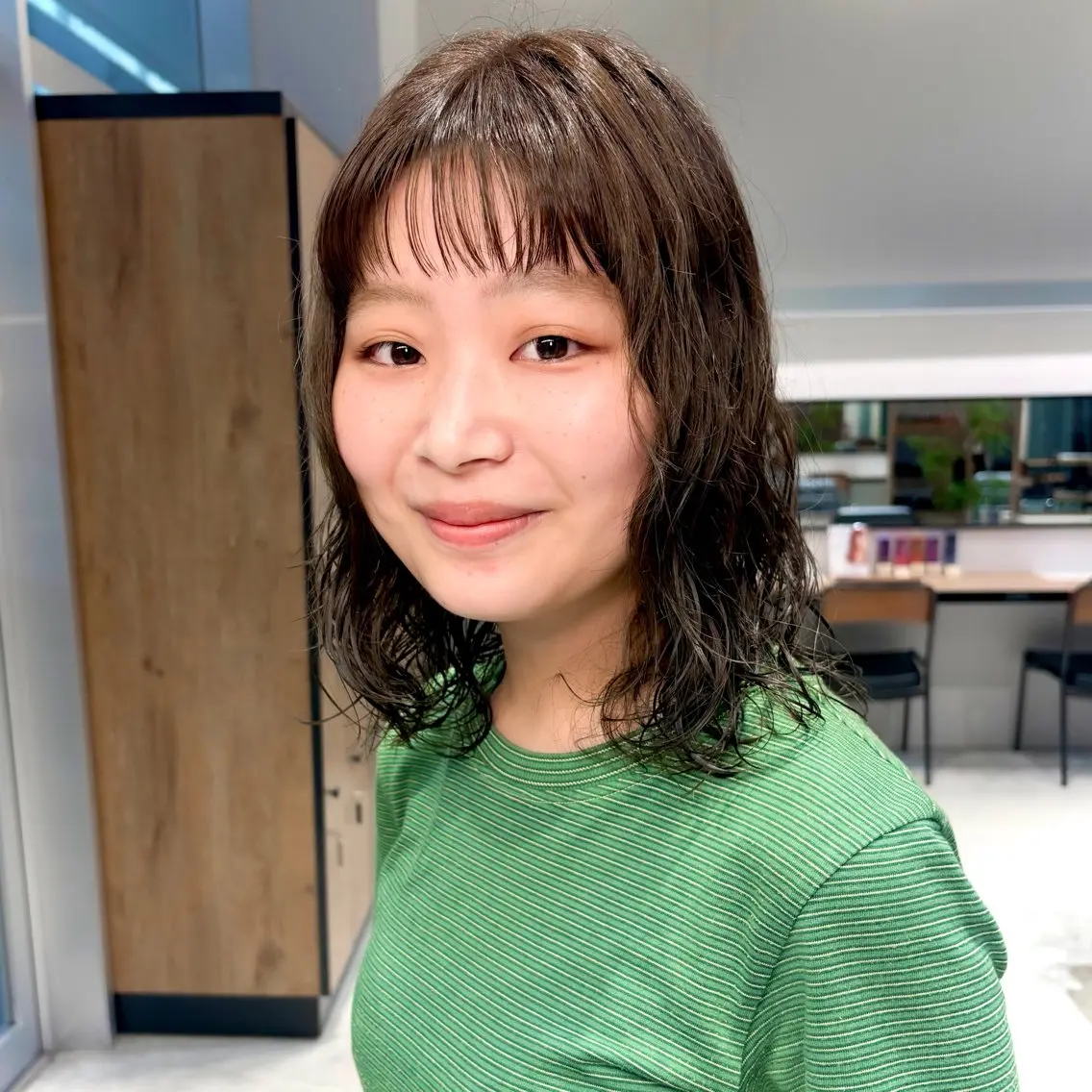 ミディアム カラー パーマ ミディアムパーマ 透明感カラー グレージュ オリーブカラー オリーブグレージュ 金本麗美　ボブパーマ グレージュ/オリーブのヘアスタイル