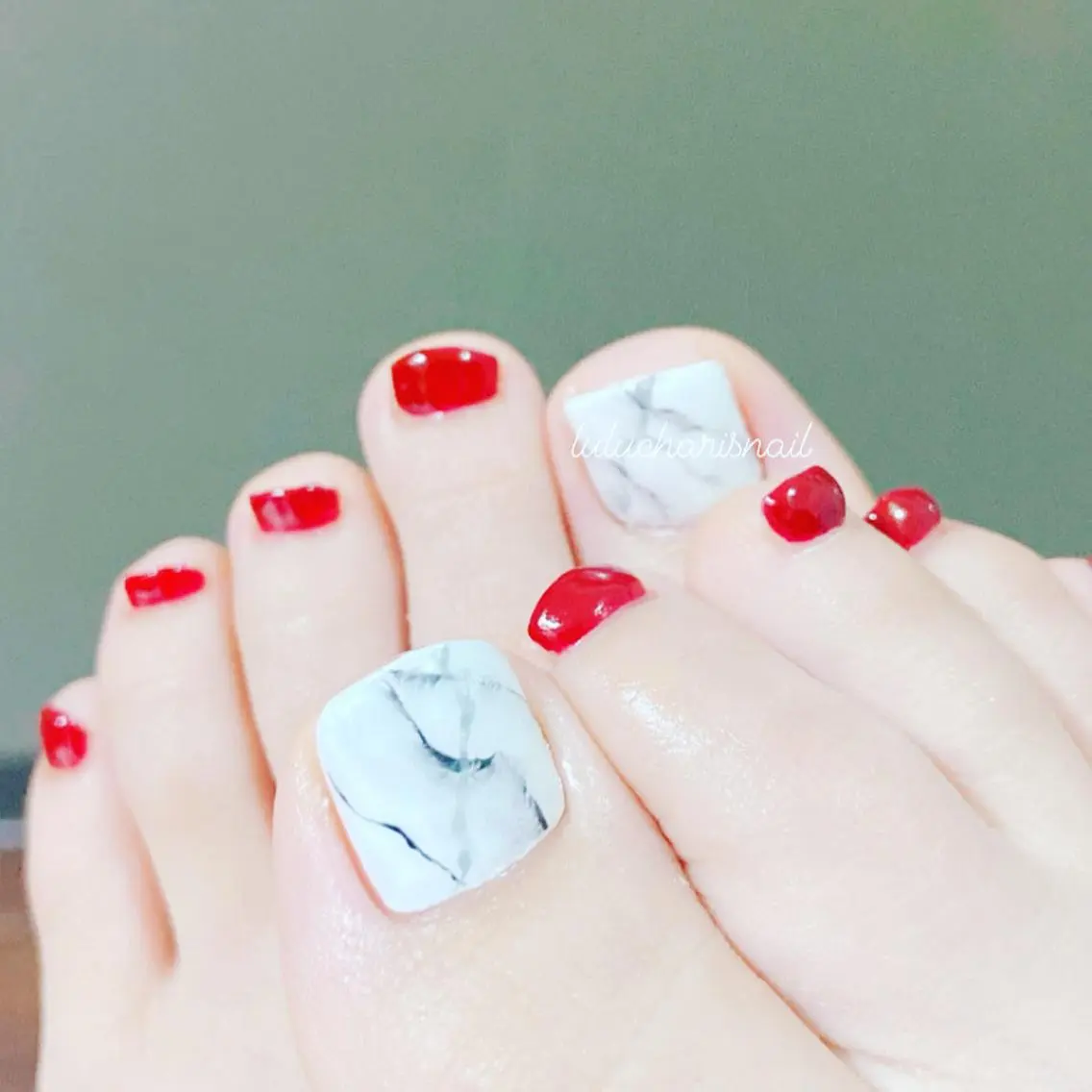 ネイル フットネイル lulucharis nailのネイルデザイン