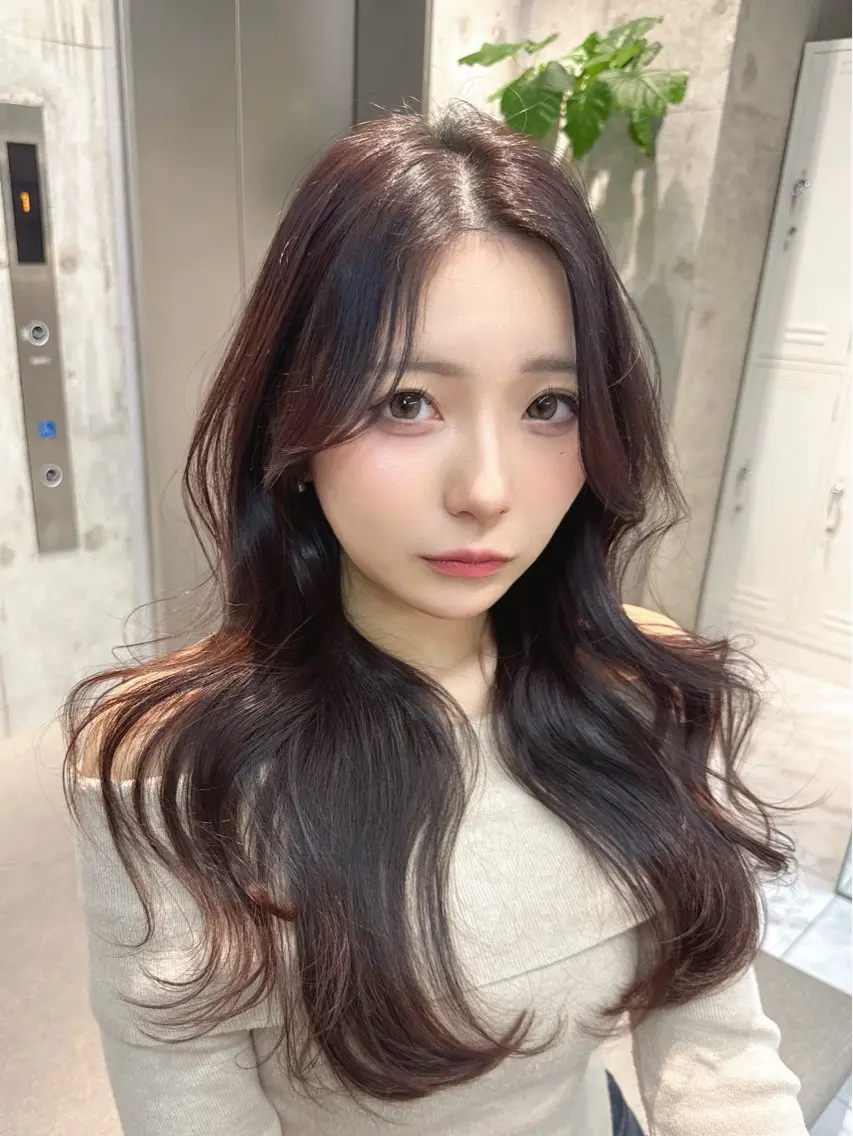ロング カラー カット ヘアカラー トリートメント shion 透明感カラーのヘアスタイル