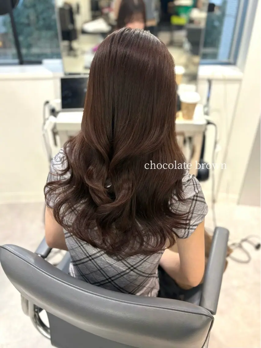 ロング カラー ブラウンカラー チョコレートブラウン カット ヘアカラー トリートメント MEI🎀つやカラー 🎀レイヤー🎀渋谷のヘアスタイル