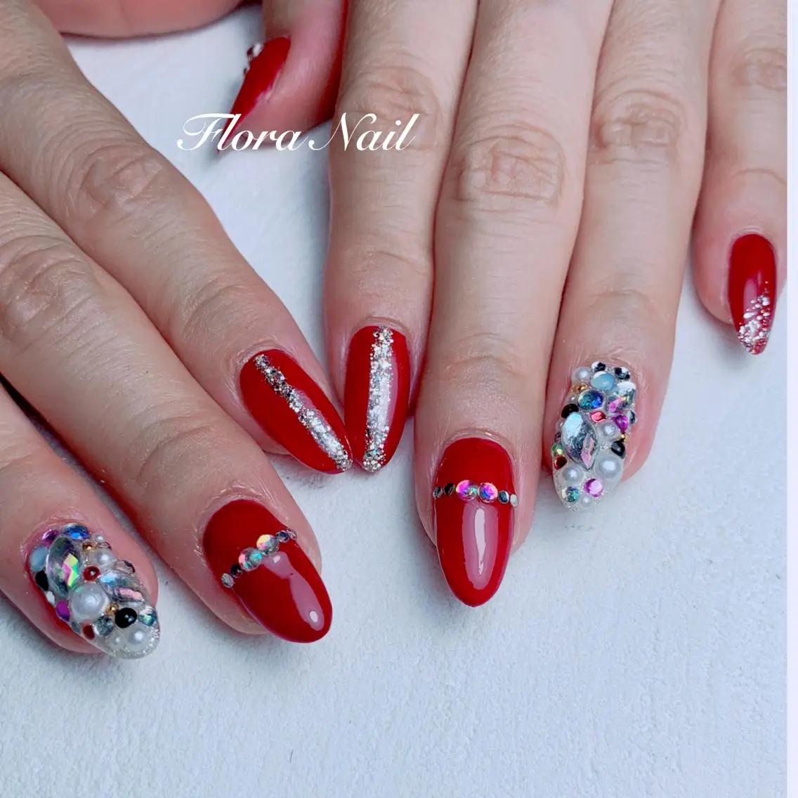 ネイル キラキラネイル Flora Nail 【フローラ ネイル】のネイルデザイン