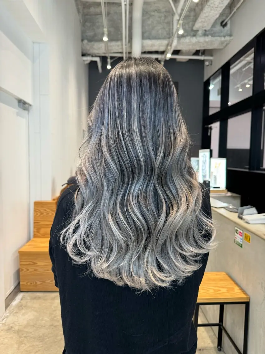 ロング カラー バレイヤージュ レイヤーカット 金丸 弘大✨のヘアスタイル