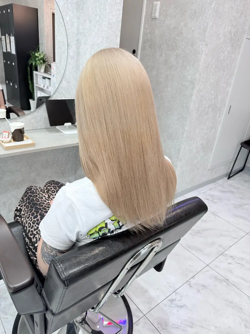 ミディアム カラー 🌺ハイトーン🌺 矢葺 なぎさ🌺🌺のヘアスタイル
