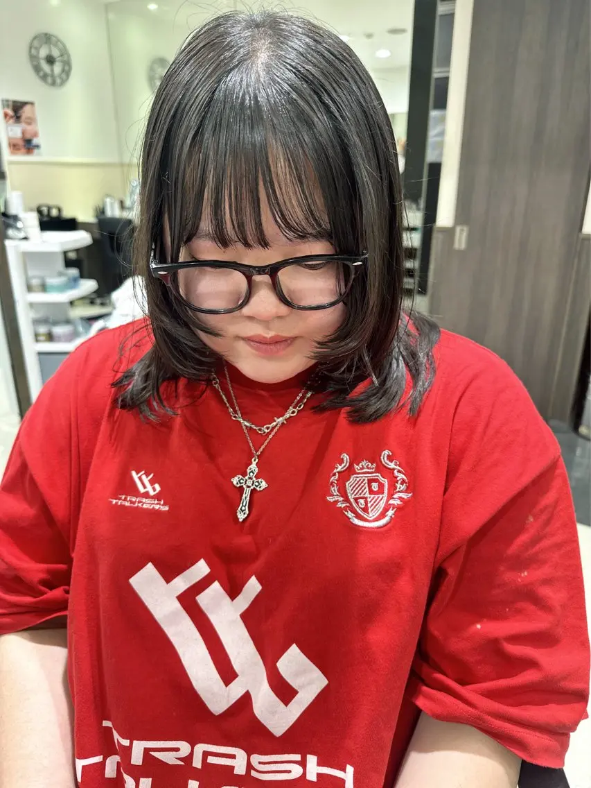 ミディアム レイヤーカット カット 明日空きあり‼️ 艶々カラー🩷のヘアスタイル