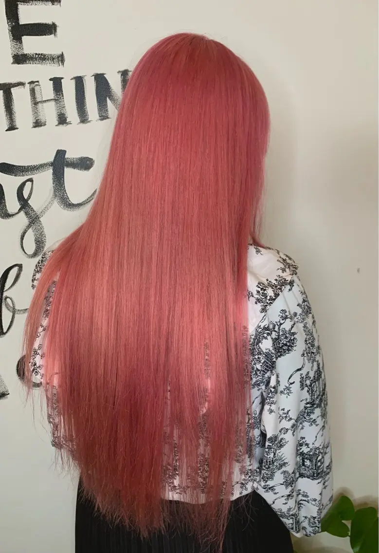 ロング カラー ラベンダーカラー ピンクカラー ピンクラベンダー ヘアカラー トリートメント 小笠原 菜緒のヘアスタイル