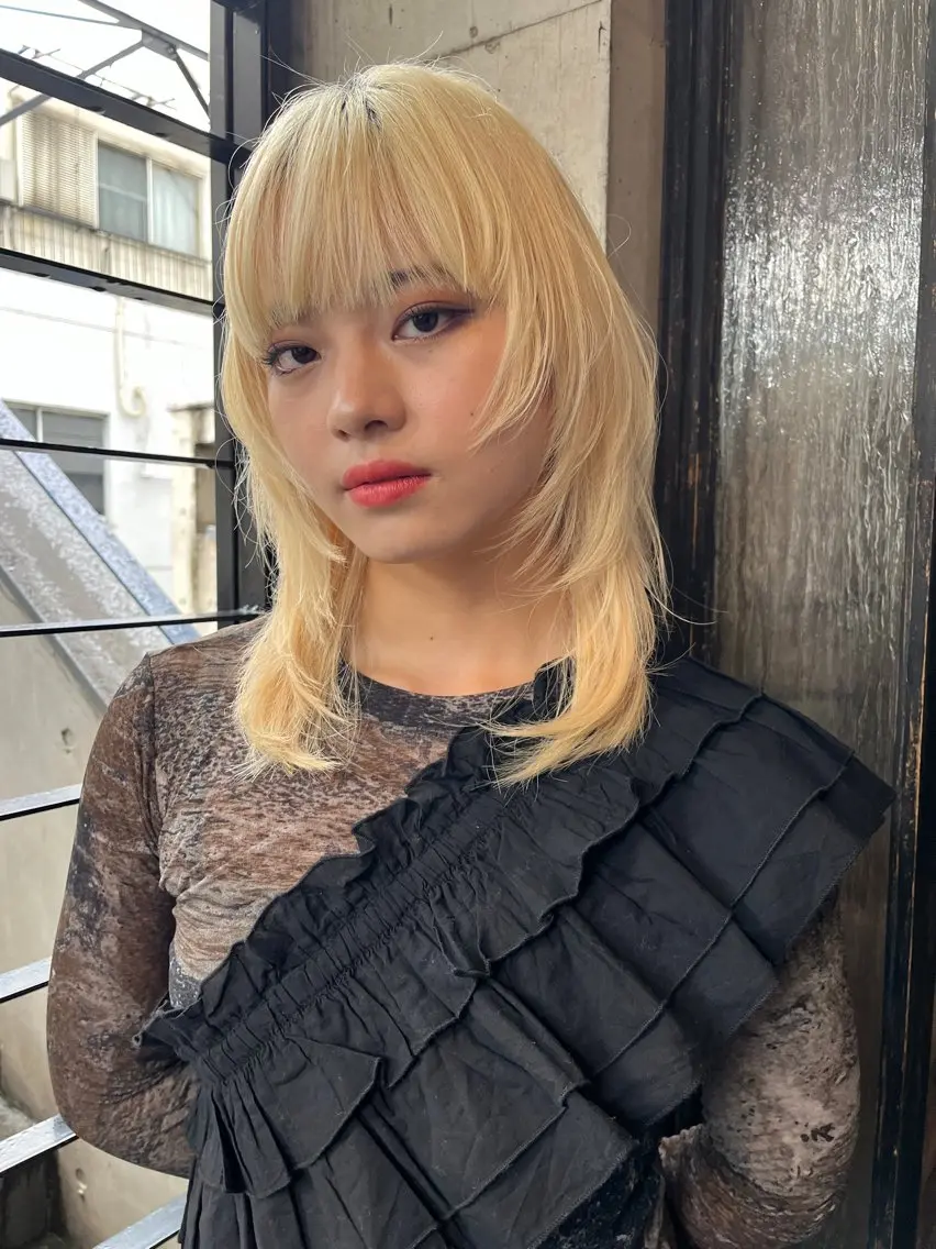 ミディアム カラー ブリーチ ハイトーンカラー レイヤーカット MINX 外山 海成/銀座のヘアスタイル