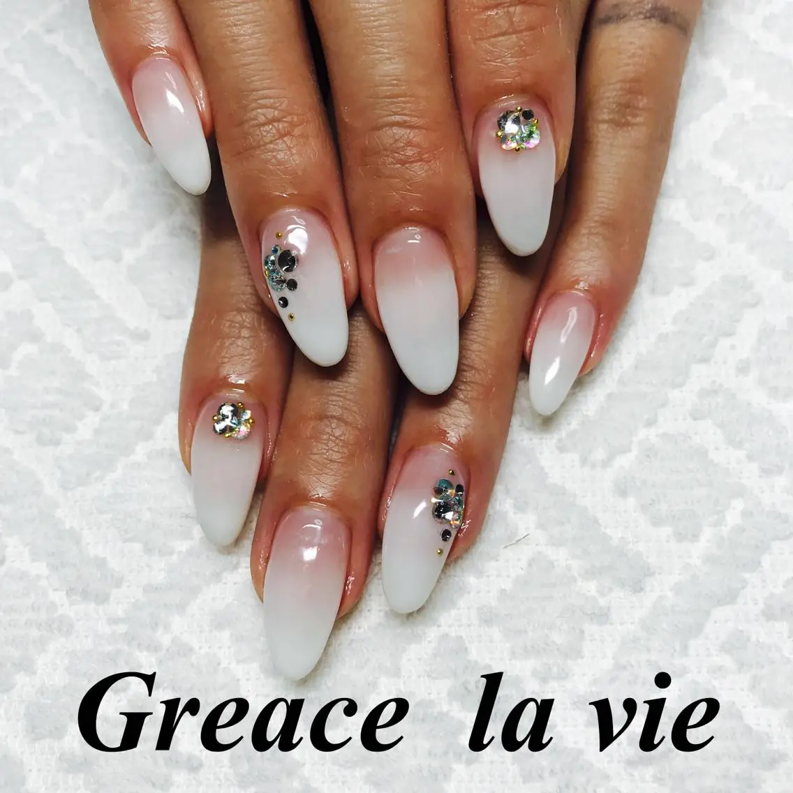 ロング カラー パーマ ヘアアレンジ キッズ ネイル マツエク・マツパ グラデーションカラー グラデーション Greace  la vieのネイルデザイン