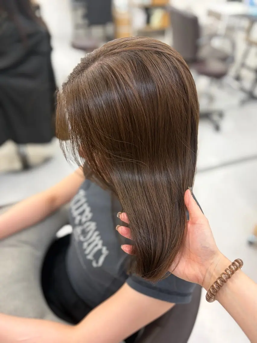 ミディアム カット ヘアカラー MANA透明感カラー | 似合わせのヘアスタイル