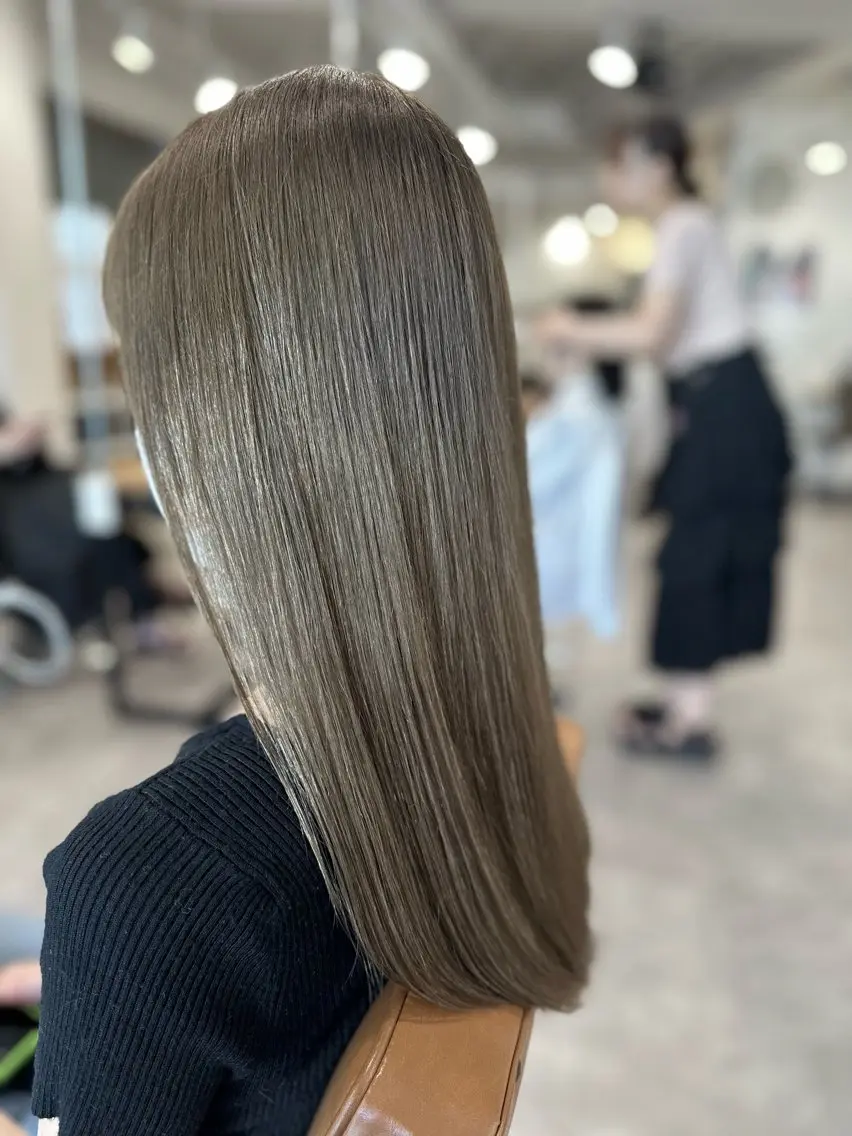 ロング カラー グレージュ ミルクティーグレージュ ヘアカラー トリートメント 特殊カラー特化 ✂️SHIAN フジのヘアスタイル